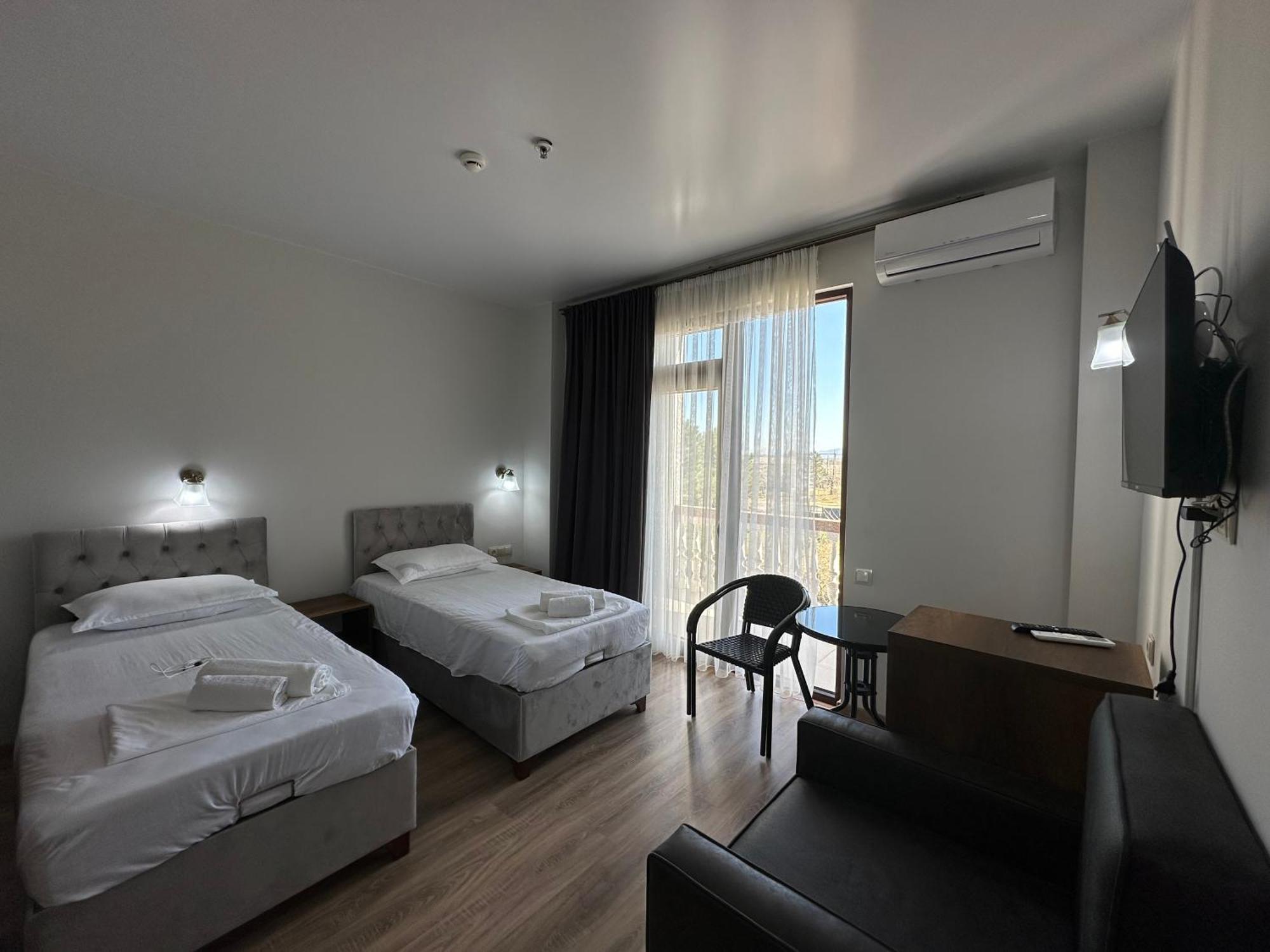 Majestic Hotel Kobuleti Exterior photo